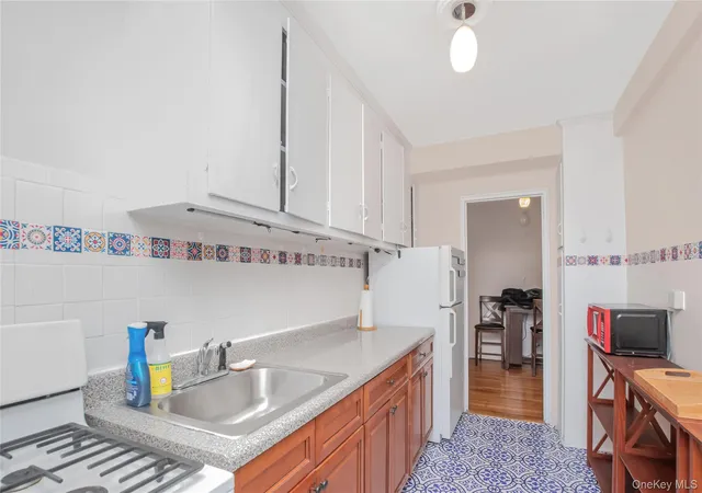 5th image of 5645 Netherland Ave #6E, New York, NY 10463 | MLS# 988307
