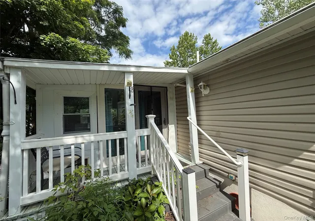 3rd image of 217 Brittany Ter #217, New Windsor, NY 12575 | MLS# 988319