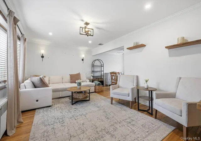 3rd image of 340 N Boston Ave, Oyster Bay, NY 11758 | MLS# 988375
