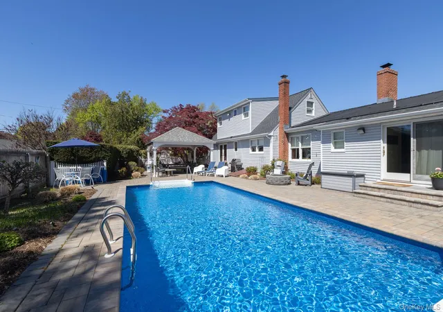 32nd image of 268 7th Ave, Saint James, NY 11780 | MLS# 988385