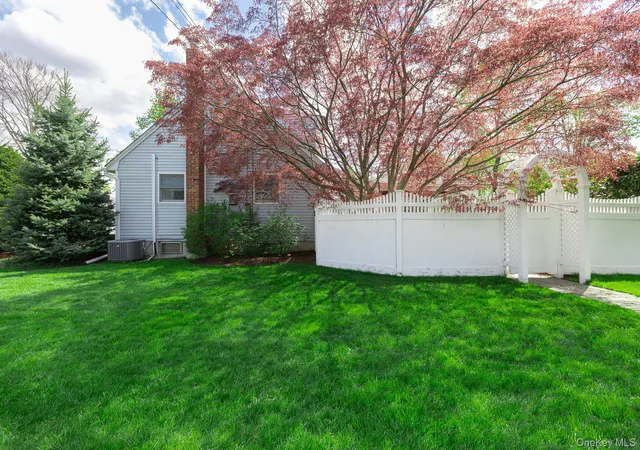 4th image of 268 7Th Ave, Saint James, NY 11780 | MLS# 988385