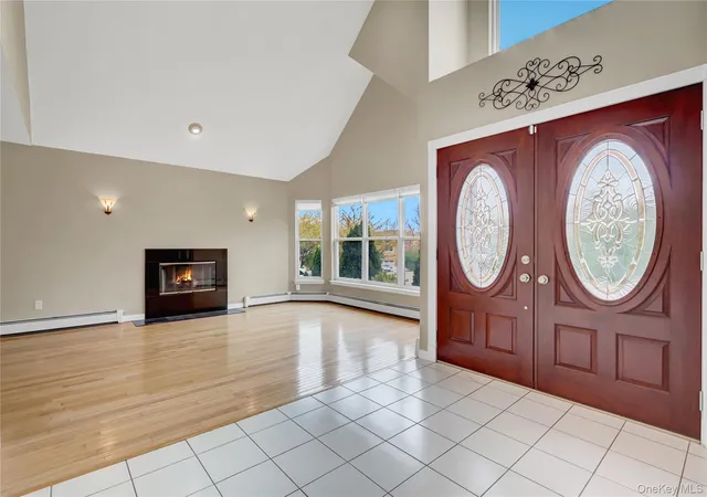 Photo 3 of Sale Pending at 5 Supreme Ct, Smithtown, NY 11787 | MLS# 988386 | Listing updated on 2026-07-20