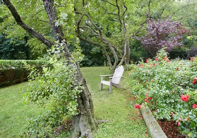 2nd image of The Woodlands, New York, NY 10471