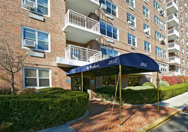 21st image of 3935 Blackstone Ave #3C, New York, NY 10471 | MLS# 988437
