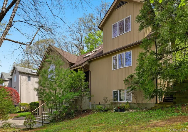 Photo 3 of Sale Pending at 30 Ediths Way, Hastings On Hudson, NY 10706 | MLS# 988446 | Listing updated on 2026-07-07