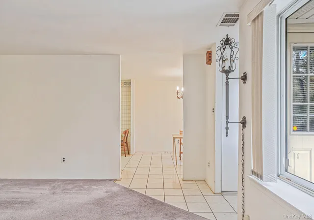 5th image of 527 Daryl Dr, Medford, NY 11763 | MLS# 988460