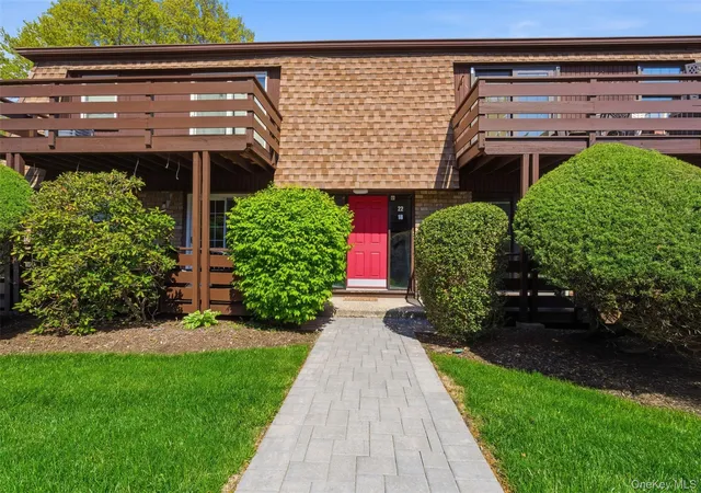 Homes for sale in Clarkstown, NY | 17 New Holland Vlg, Clarkstown, NY 10954 | MLS# 988575