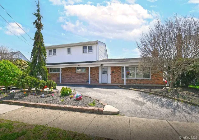 1st image of 275 36th St, Lindenhurst, NY 11757 | MLS# 988606