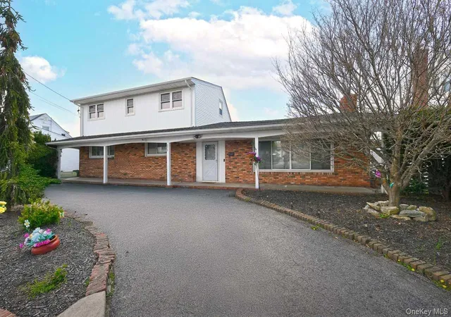2nd image of 275 36th St, Lindenhurst, NY 11757 | MLS# 988606