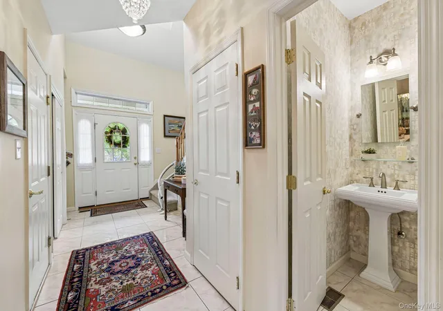 3rd image of 71 Manitou Trl, Smithtown, NY 11754 | MLS# 988617
