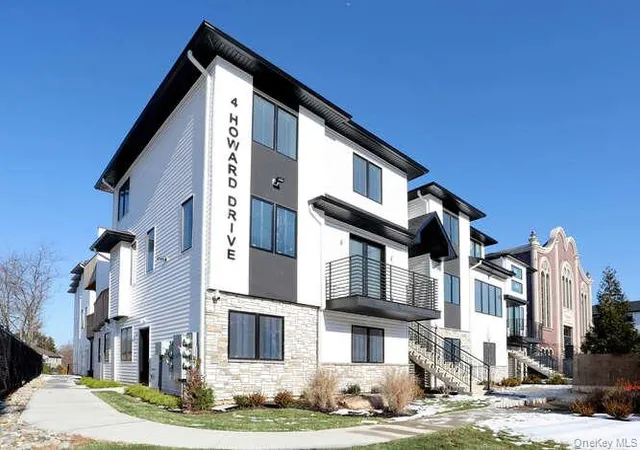 Photo 1 of Sale Pending at 4 Howard Dr #313, Ramapo, NY 10977 | MLS# 988619 | Listing updated on 2026-04-29