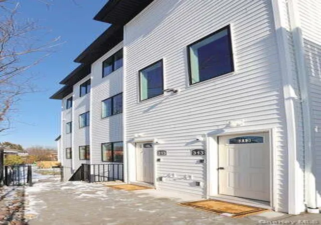 Photo 2 of Sale Pending at 4 Howard Dr #313, Ramapo, NY 10977 | MLS# 988619 | Listing updated on 2026-04-29