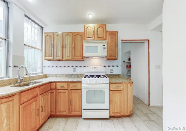 Photo 3 of Sale Pending at 276 Woodbine St, Brooklyn, NY 11221 | MLS# 988620 | Listing updated on 2026-07-07