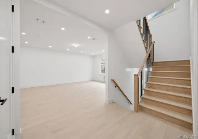 5th image of 13 Warren Ct #202, Ramapo, NY 10952 | MLS# 988630