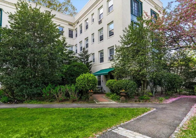 2nd image of 1 Brooklands, Yonkers, NY 10708