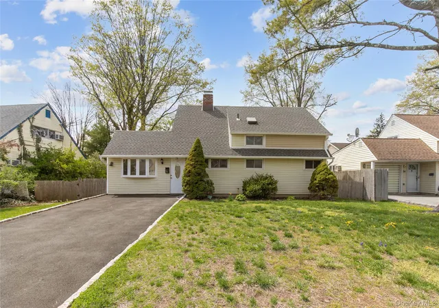 Photo 2 of Sale Pending at 28 Apollo Ln, Oyster Bay, NY 11801 | MLS# 988654 | Listing updated on 2026-05-21