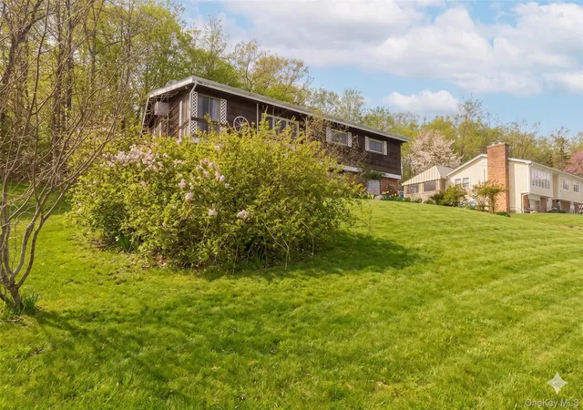 3rd image of 75 Tennyson Dr, Nanuet, NY 10954 | MLS# 988659
