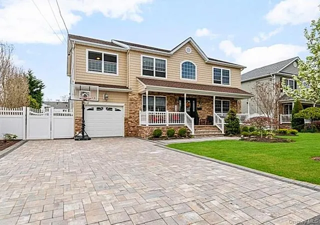 Photo 3 of Sale Pending at 111 Charles St #B, Massapequa, NY 11758 | MLS# 988680 | Listing updated on 2026-05-23