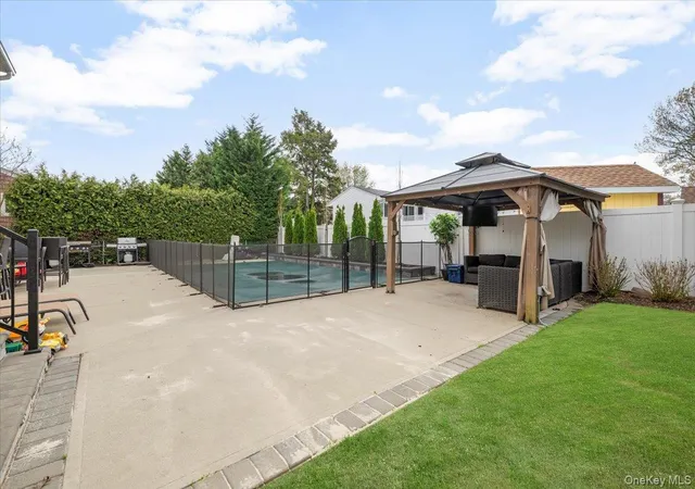 45th image of 111 Charles St #B, Massapequa, NY 11758 | MLS# 988680