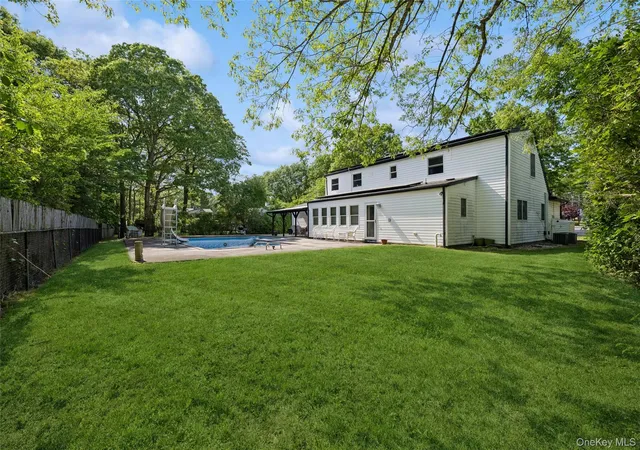 27th image of 10 Rita Dr, Mount Sinai, NY 11766 | MLS# 988689