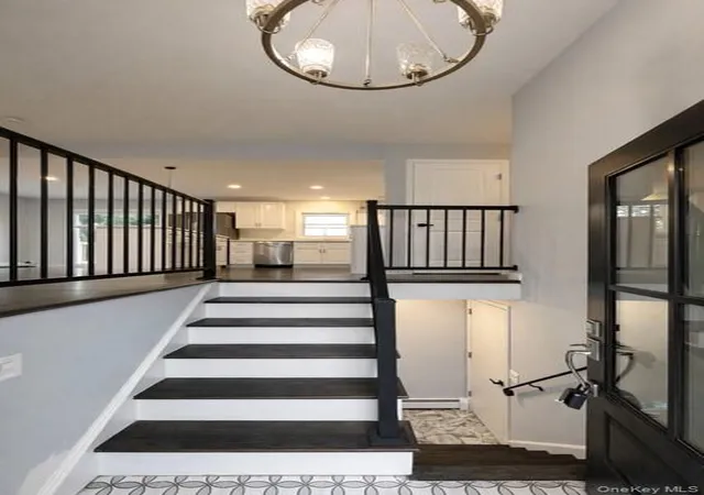Photo 3 of Single family home for sale at 7 Jonathan Dr, Hyde Park, NY 12580 | MLS# 988726 | Listing updated on 2026-06-18
