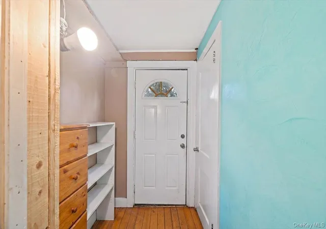 Photo 5 of Single family home for sale at 8 Geyser Pl, White Plains, NY 10607 | MLS# 988765 | Listing updated on 2026-08-26