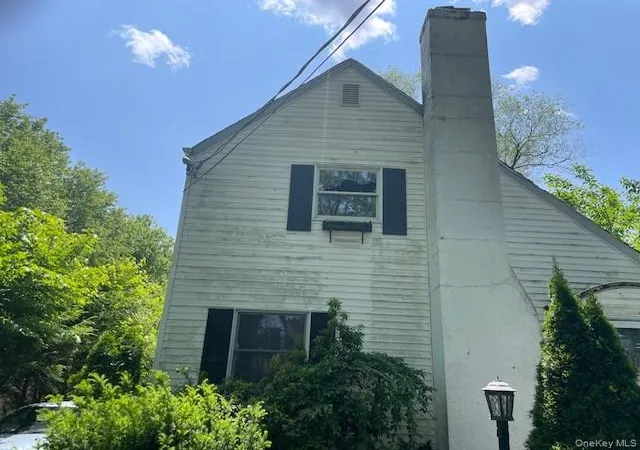 3rd image of 36 Salisbury Ave, Hempstead, NY 11530 | MLS# 988783