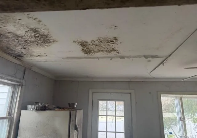5th image of 36 Salisbury Ave, Hempstead, NY 11530 | MLS# 988783