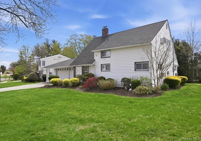 4th image of 235 Twin Ln E, Hempstead, NY 11793 | MLS# 988812