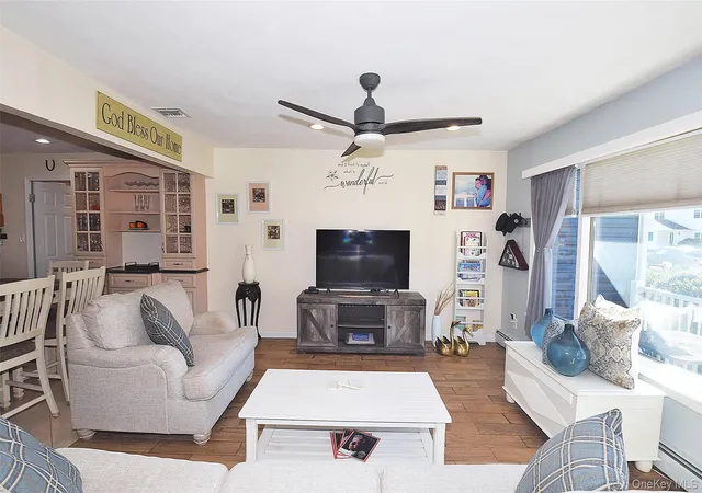 Photo 1 of Single family home for sale at 181 Browns Rd, Smithtown, NY 11767 | MLS# 988837 | Listing updated on 2026-10-28