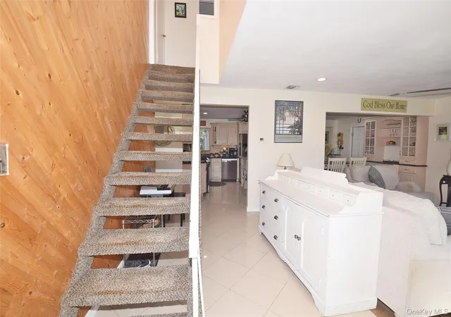 Photo 3 of Single family home for sale at 181 Browns Rd, Smithtown, NY 11767 | MLS# 988837 | Listing updated on 2026-10-28