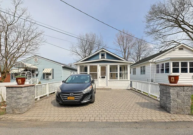 Photo 3 of Sale Pending at 48 Thompson St, Newburgh (city), NY 12550 | MLS# 988844 | Listing updated on 2026-05-18