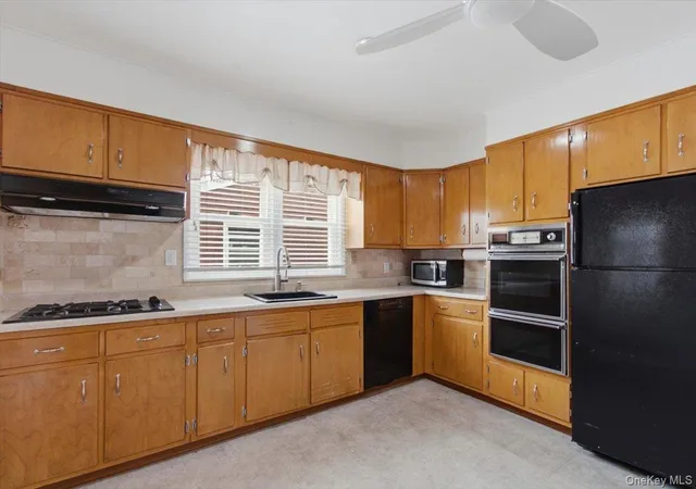 Listing Photo 4 - Condo for sale in building located at 490 Franklin St, Rye Town, NY 10573