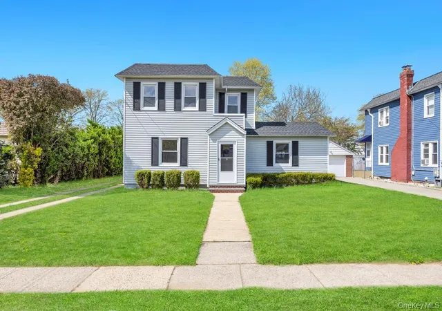 1st image of 577 Lowell St, North Hempstead, NY 11590 | MLS# 988873