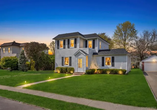 46th image of 577 Lowell St, North Hempstead, NY 11590 | MLS# 988873