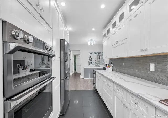 5th image of 261 Central Ave #D1, Hempstead, NY 11559 | MLS# 988889