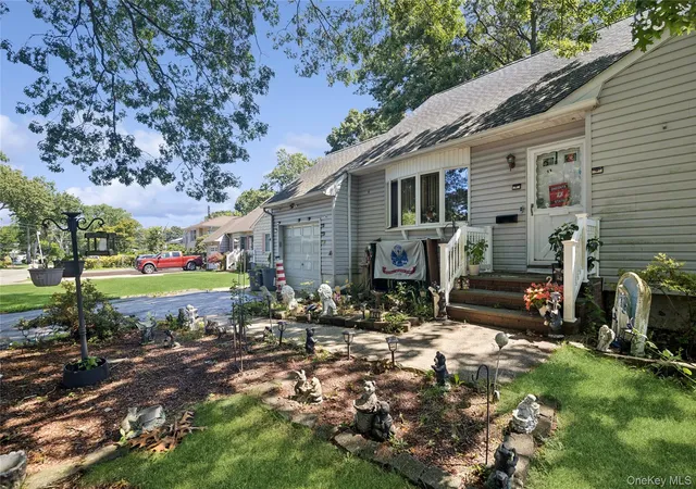 Photo 3 of Sale Pending at 1241 Terry Rd, Islip, NY 11779 | MLS# 988894 | Listing updated on 2026-08-18