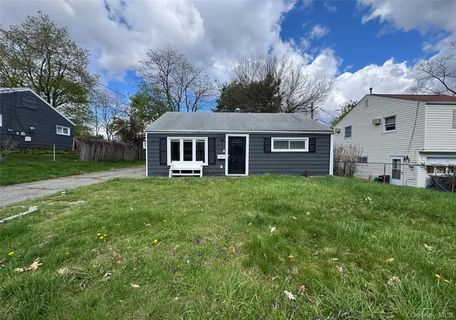 Photo 2 of Single family home for sale at 33 Hurd Ave, Haverstraw, NY 10923 | MLS# 988925 | Listing updated on 2026-08-04