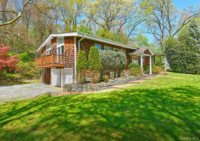 1st image of 15 Mariners Ct, Centerport, NY 11721 | MLS# 988939