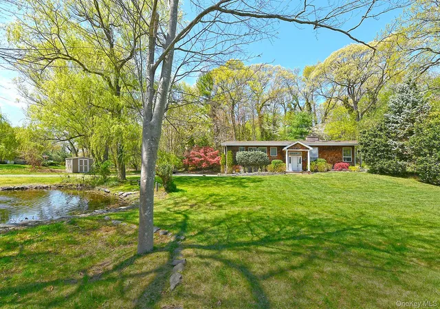 2nd image of 15 Mariners Ct, Centerport, NY 11721 | MLS# 988939