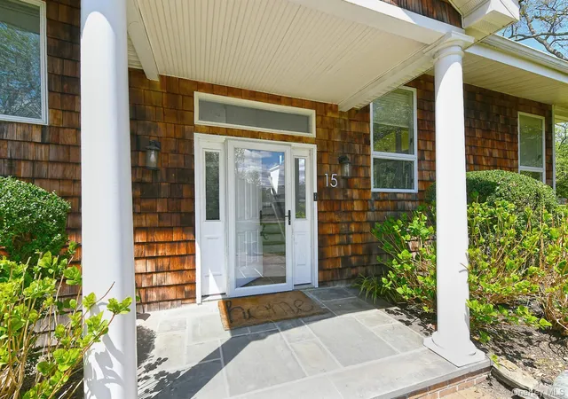 4th image of 15 Mariners Ct, Centerport, NY 11721 | MLS# 988939