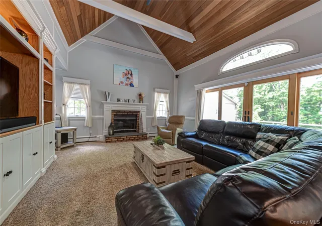 5th image of 22 Cricket Ct, Wading River, NY 11792 | MLS# 988992