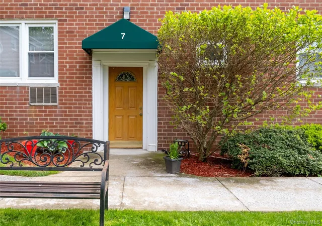 1st image of 643 Unit Pelham Rd #7 D, New Rochelle, NY 10805 | MLS# 989004