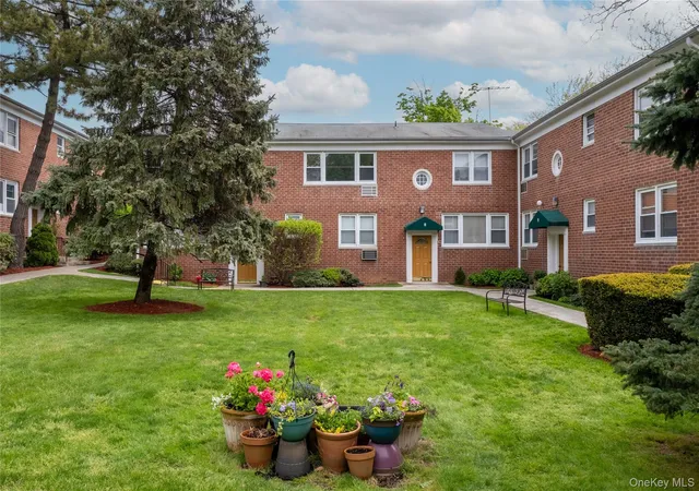 2nd image of 643 Unit Pelham Rd #7 D, New Rochelle, NY 10805 | MLS# 989004