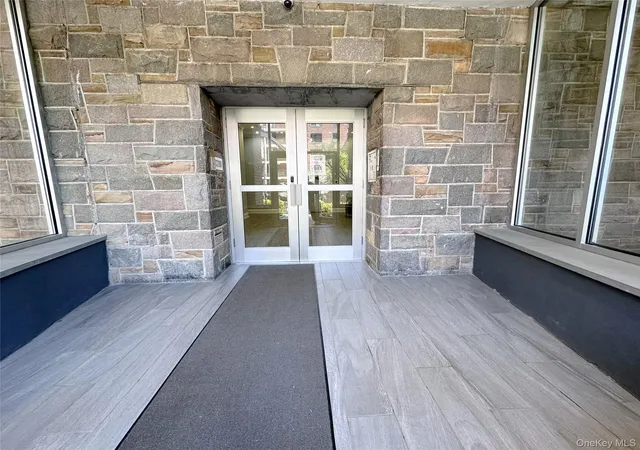 2nd image of 270 N Broadway, Yonkers, NY 10701