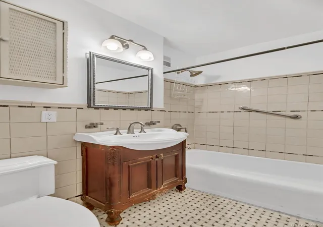 3rd image of 3777 Independence Ave 3777 Independence Ave #4J, Bronx, NY 10463 | MLS# 989011