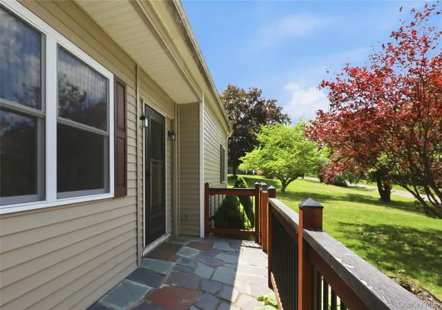 Photo 3 of Sale Pending at 7 Vincent Ln, Warwick (town), NY 10969 | MLS# 989018 | Listing updated on 2026-06-25