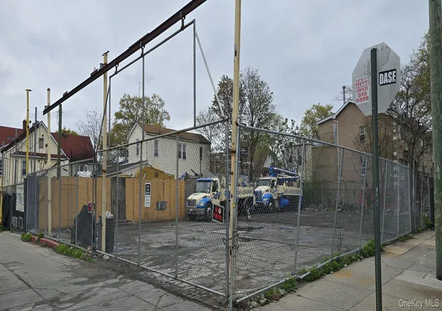 Photo 3 of Land for sale at 109 17 Sutphin Blvd, New York, NY 11435 | MLS# 989020 | Listing updated on 2026-04-22