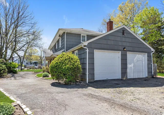 Photo 3 of Single family home for sale at 97 Birch Ln, Woodmere, NY 11598 | MLS# 989030 | Listing updated on 2026-06-25