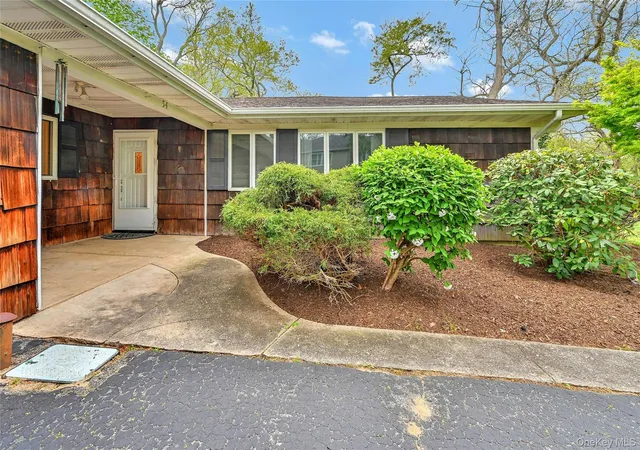 3rd image of 54 Marwood Pl, Brookhaven, NY 11790 | MLS# 989033
